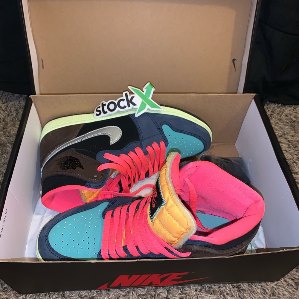 Air Jordan 1 RETRO HIGH ‘TOKYO BIO HACK’ - Picture 2 of 3